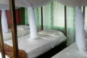 هتل Anita S Beach Bungalows Lalomanu