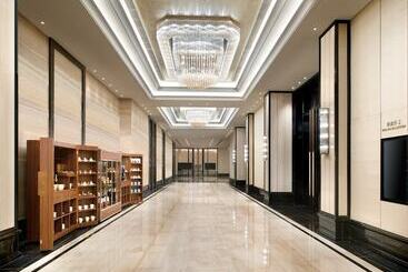 هتل Crowne Plaza Huailai By Ihg