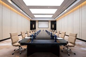 هتل Crowne Plaza Huailai By Ihg