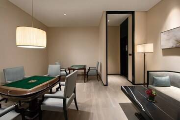 هتل Crowne Plaza Huailai By Ihg
