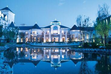 هتل Crowne Plaza Huailai By Ihg