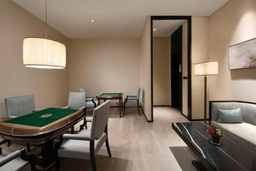 هتل Crowne Plaza Huailai By Ihg