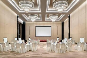 هتل Crowne Plaza Huailai By Ihg
