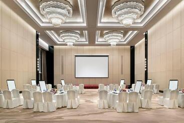 هتل Crowne Plaza Huailai By Ihg