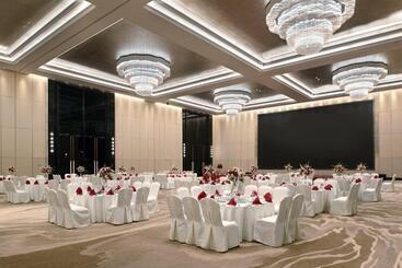 هتل Crowne Plaza Huailai By Ihg