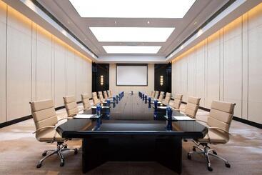 هتل Crowne Plaza Huailai By Ihg