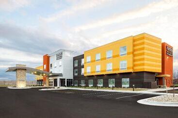 هتل Fairfield Inn & Suites By Marriott Salina