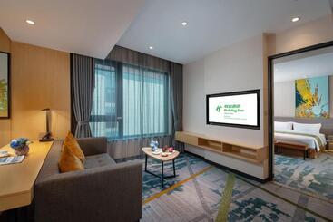 هتل Holiday Inn Hangzhou Airport Zone By Ihg