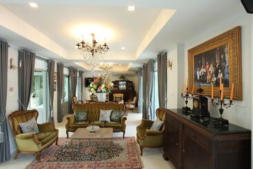 هتل Villa Amphawa