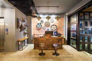 Kaite Weisi Hotel Phoenix Airport Branch