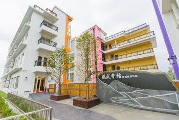 تختخواب و صبحانه Ting Feng Cottage