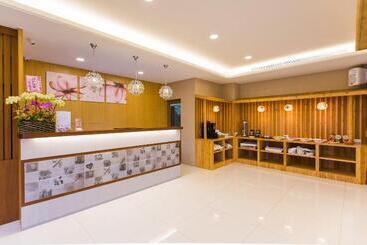 تختخواب و صبحانه Ting Feng Cottage