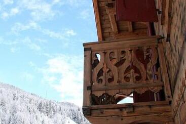 Chalet Suisse Bed And Breakfast - Morgins