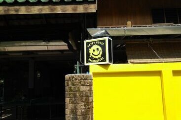 Happy House Backpacker   Hostel