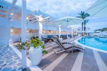 Aloe Hotel Adults Only