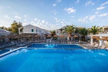 هتل Amour Holiday Resort