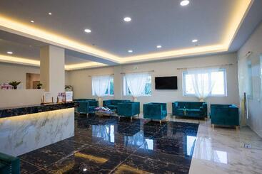 هتل Amour Holiday Resort