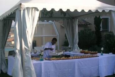 هتل Logis Hôtel   Auberge Du Pastel   Hôtel 3 étoiles Et Restaurant