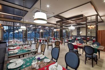 هتل Aydinbey Queen S Palace & Spa Ultra All Inclusive