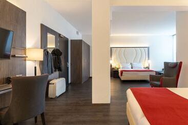 Plaza Premium Almere - Almere