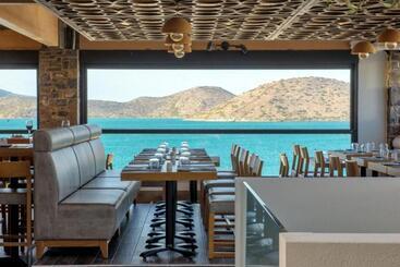 هتل Elounda Orama