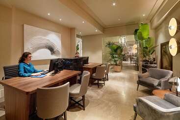هتل H10 Palacio Colomera