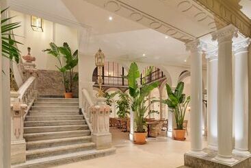 酒店 H10 Palacio Colomera