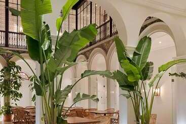 酒店 H10 Palacio Colomera