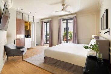 هتل H10 Palacio Colomera
