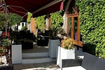 هتل Hôtel La Brasserie