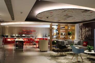 Hotel Ibis Shanghai North The Bund Zhoujiazui Road