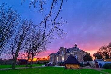 Отель Le Château Des Lumières De La Baie De Somme Chambre D Hôtes De Charme