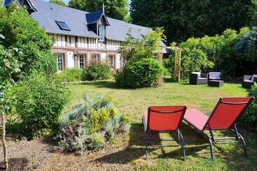هتل Le Relais Des Dalles   Hôtel & Restaurant