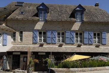 هتل Logis Hôtel Restaurant L Auberge Du Chateau