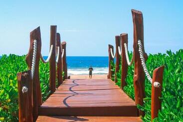 هتل Marea Beachfront Villas