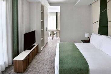 Mövenpick Hotel Apartments Downtown Dubai