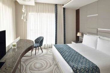 Mövenpick Hotel Apartments Downtown Dubai