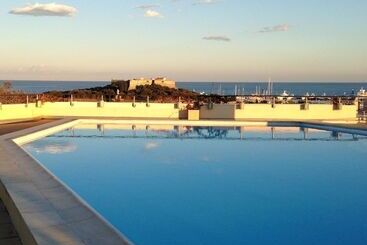 هتل Residence Resideal Antibes