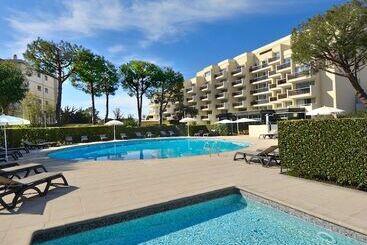 هتل Residence Resideal Antibes
