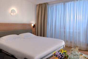 هتل Residence Resideal Antibes