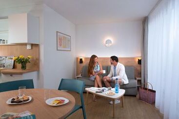 هتل Residence Resideal Antibes