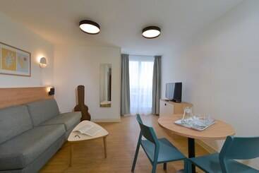 هتل Residence Resideal Antibes