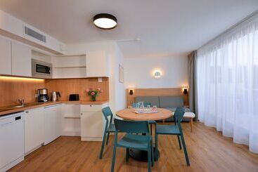 هتل Residence Resideal Antibes
