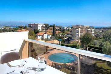 هتل Residence Resideal Antibes