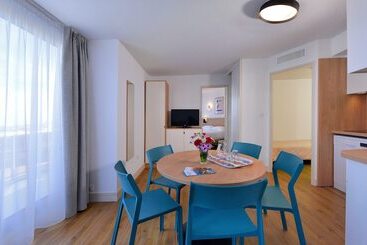 هتل Residence Resideal Antibes
