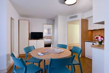 هتل Residence Resideal Antibes