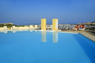 هتل Residence Resideal Antibes