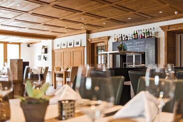 هتل Restaurant Chesa