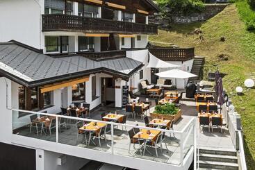 هتل Restaurant Chesa