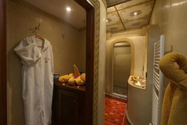 هتل Riad Atlas Quatre & Spa